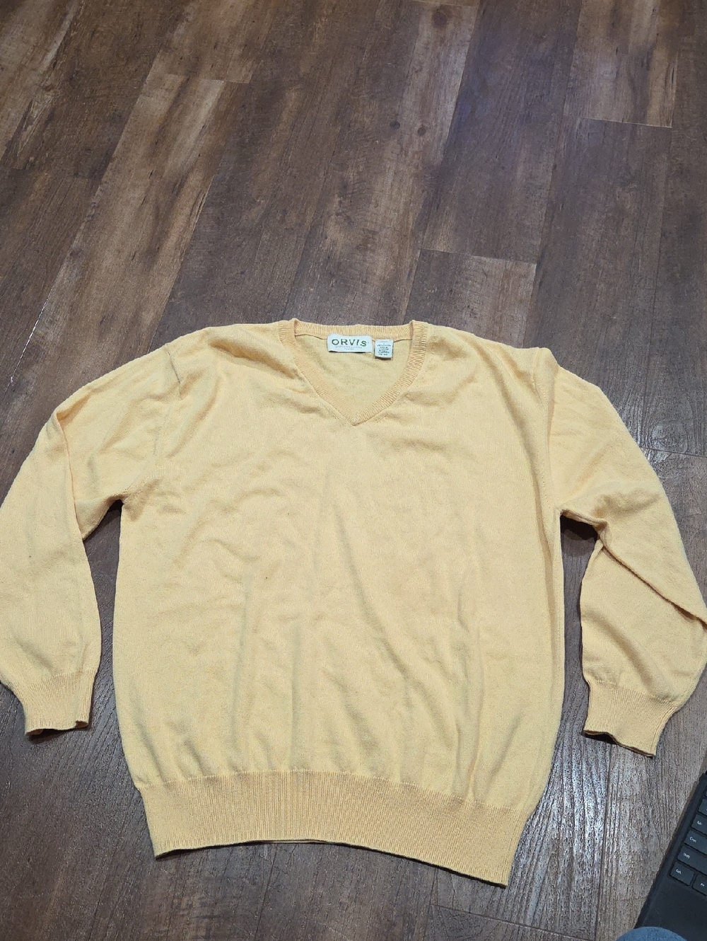 Orvis Men's Pale Yellow V-Neck Sweater